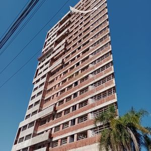 Apartamento com 82m², 2 dormitórios, 2 suítes, 1 vaga no Punta Del Sole em Torres para Comprar