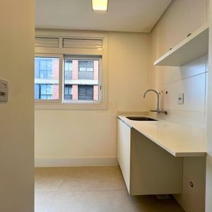 Apartamento com 130m², 3 dormitórios, 1 suíte, 2 vagas no Monterrey em Torres para Comprar