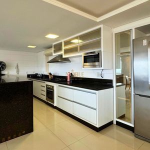 Apartamento com 197m², 3 dormitórios, 3 suítes, 2 vagas no Maranello em Torres para Comprar