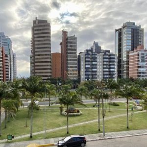 Apartamento com 131m², 3 dormitórios, 3 suítes, 2 vagas no Cortemaggiore em Torres para Comprar