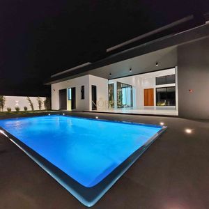 Casa com 288m², 4 dormitórios, 4 suítes, 4 vagas no bairro Bella Torres em Passo de Torres para Comprar