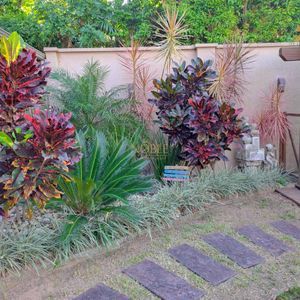 Sobrado com 330m², 3 dormitórios, 1 suíte, 5 vagas no bairro Centenário em Torres para Comprar