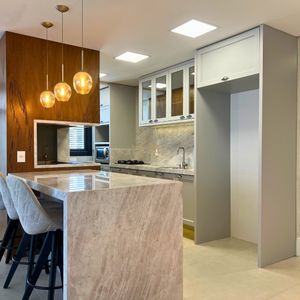 Apartamento com 220m², 4 dormitórios, 4 suítes, 3 vagas no Vitra em Torres para Comprar