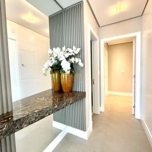 Apartamento com 155m², 3 dormitórios, 3 suítes, 2 vagas no Montechiaro em Torres para Comprar