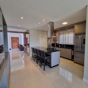 Casa de Condomínio com 206m², 3 dormitórios, 1 suíte, 2 vagas no Reserva das Águas em Torres para Comprar