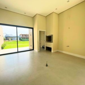 Casa de Condomínio com 192m², 3 dormitórios, 3 suítes, 2 vagas no Reserva das Águas em Torres para Comprar