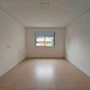 Apartamento com 109m², 3 dormitórios, 1 suíte, 1 vaga no San Pietro em Torres para Comprar