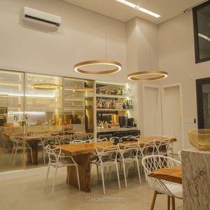 Casa de Condomínio com 200m², 4 dormitórios, 4 suítes, 2 vagas no Ocean Side em Torres para Comprar