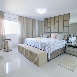 Apartamento com 249m², 4 dormitórios, 4 suítes, 2 vagas no Graziela em Torres para Comprar