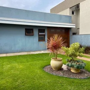 Casa com 148m², 3 dormitórios, 1 suíte, 2 vagas no bairro Morada das Palmeiras em Torres para Comprar