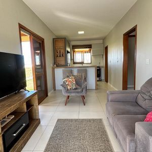 Casa com 95m², 2 dormitórios, 1 suíte, 2 vagas no bairro Praia Azul em Passo de Torres para Comprar