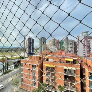 Apartamento com 120m², 3 dormitórios, 1 suíte, 2 vagas no Michelângelo em Torres para Comprar