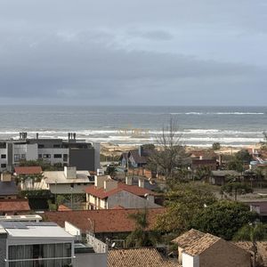 Apartamento com 186m², 3 dormitórios, 3 suítes, 2 vagas no Edifício L'ART em Torres para Comprar