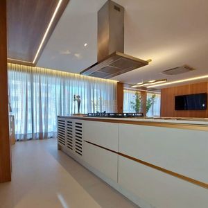 Apartamento com 165m², 3 dormitórios, 3 suítes, 3 vagas no Vanguard em Torres para Comprar