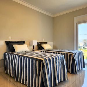 Casa de Condomínio com 440m², 5 dormitórios, 5 suítes, 2 vagas no Ocean Side em Torres para Comprar