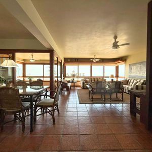 Apartamento com 190m², 3 dormitórios, 1 suíte, 1 vaga no Ville Saint Tropez em Torres para Comprar