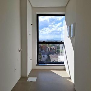 Apartamento com 78m², 2 dormitórios, 2 suítes, 1 vaga no Rosa dos Ventos em Torres para Comprar