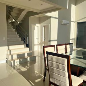 Casa de Condomínio com 320m², 4 dormitórios, 4 suítes, 4 vagas no Ocean Side em Torres para Comprar