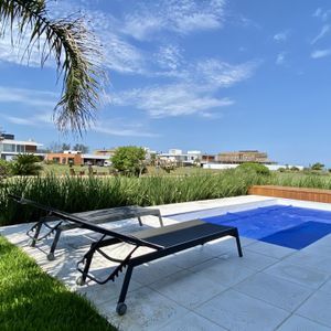 Casa de Condomínio com 290m², 4 dormitórios, 2 suítes, 2 vagas no Ocean Side em Torres para Comprar