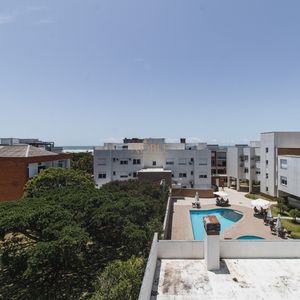 Cobertura com 230m², 3 dormitórios, 1 suíte, 2 vagas no Le Grand em Torres para Comprar