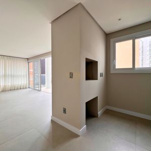 Apartamento com 107m², 2 dormitórios, 2 suítes, 1 vaga no Ibiza em Torres para Comprar