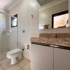 Casa com 300m², 3 dormitórios, 3 suítes, 4 vagas no bairro Centro em Torres para Comprar