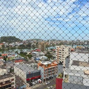 Apartamento com 65m², 2 dormitórios, 1 suíte, 1 vaga no Del Porto em Torres para Comprar