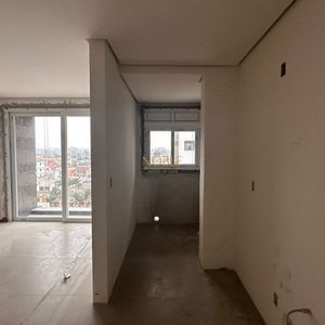 Apartamento com 90m², 3 dormitórios, 1 suíte, 2 vagas no Montreal em Torres para Comprar