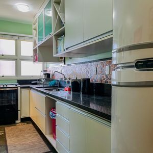 Apartamento com 111m², 3 dormitórios, 1 suíte, 2 vagas no Ilha de Saint Martin em Torres para Comprar