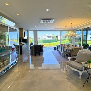 Casa de Condomínio com 444m², 4 dormitórios, 4 suítes, 4 vagas no Reserva das Águas em Torres para Comprar