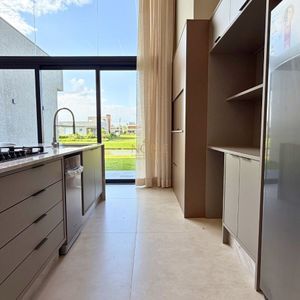 Casa de Condomínio com 237m², 4 dormitórios, 4 suítes, 2 vagas no Reserva das Águas em Torres para Comprar