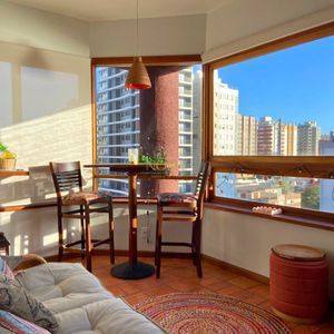 Apartamento com 102m², 2 dormitórios, 1 suíte, 1 vaga no La Tour em Torres para Comprar