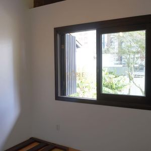 Casa com 260m², 5 dormitórios, 1 suíte, 2 vagas no bairro Praia Grande em Torres para Comprar