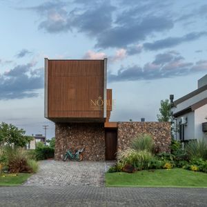 Casa de Condomínio com 244m², 4 dormitórios, 4 suítes, 2 vagas no Condomínio Ilhas Park em Torres para Comprar