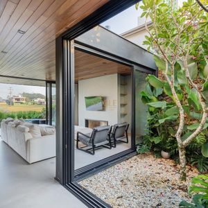 Casa de Condomínio com 244m², 4 dormitórios, 4 suítes, 2 vagas no Condomínio Ilhas Park em Torres para Comprar