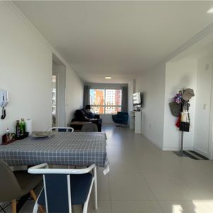 Apartamento com 70m², 2 dormitórios, 1 suíte, 1 vaga no Monet em Torres para Comprar