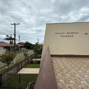 Sobrado com 105m², 3 dormitórios, 1 vaga no Solemar em Torres para Comprar