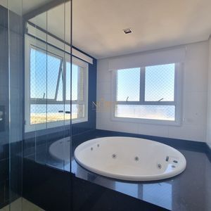 Apartamento com 249m², 4 dormitórios, 4 suítes, 4 vagas no Graziela em Torres para Comprar