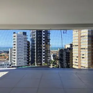 Apartamento com 80m², 2 dormitórios, 1 suíte, 1 vaga no Mirage em Torres para Comprar