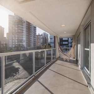 Cobertura com 234m², 3 dormitórios, 1 suíte, 2 vagas no Le Grand em Torres para Comprar