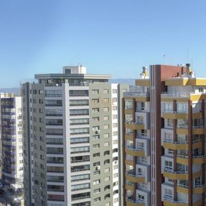 Apartamento com 130m², 4 dormitórios, 4 suítes, 3 vagas no Mirage em Torres para Comprar