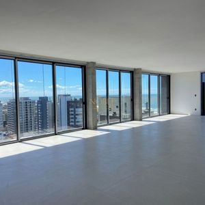 Cobertura com 385m², 4 dormitórios, 4 suítes, 4 vagas no Vanguard em Torres para Comprar