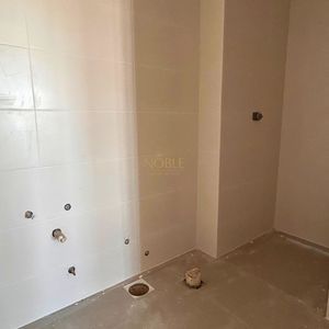 Duplex com 84m², 2 dormitórios, 2 suítes, 1 vaga no Punta Del Sole em Torres para Comprar