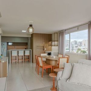 Apartamento com 99m², 3 dormitórios, 1 suíte, 2 vagas no Victória em Torres para Comprar
