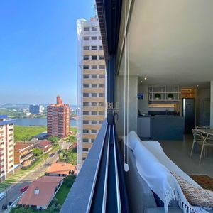 Apartamento com 78m², 2 dormitórios, 1 suíte, 2 vagas no Vista Mare em Torres para Comprar