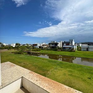 Casa de Condomínio com 280m², 4 dormitórios, 4 suítes, 2 vagas no Reserva das Águas em Torres para Comprar