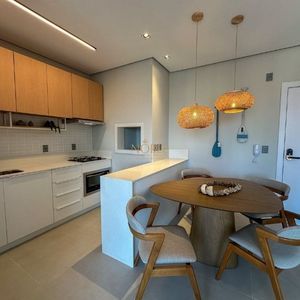 Apartamento com 70m², 2 dormitórios, 1 suíte, 2 vagas no Toronto em Torres para Comprar