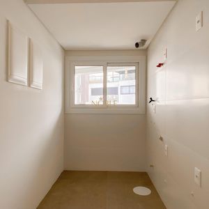 Apartamento com 83m², 2 dormitórios, 1 suíte, 2 vagas no Residencial Exclusive em Torres para Comprar