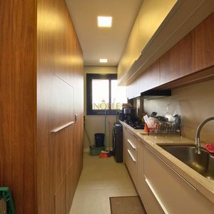 Apartamento com 99m², 3 dormitórios, 1 suíte, 2 vagas no Essenza em Torres para Comprar