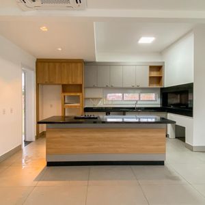 Casa de Condomínio com 294m², 5 dormitórios, 5 suítes, 2 vagas no Condomínio Ilhas Park em Torres para Comprar